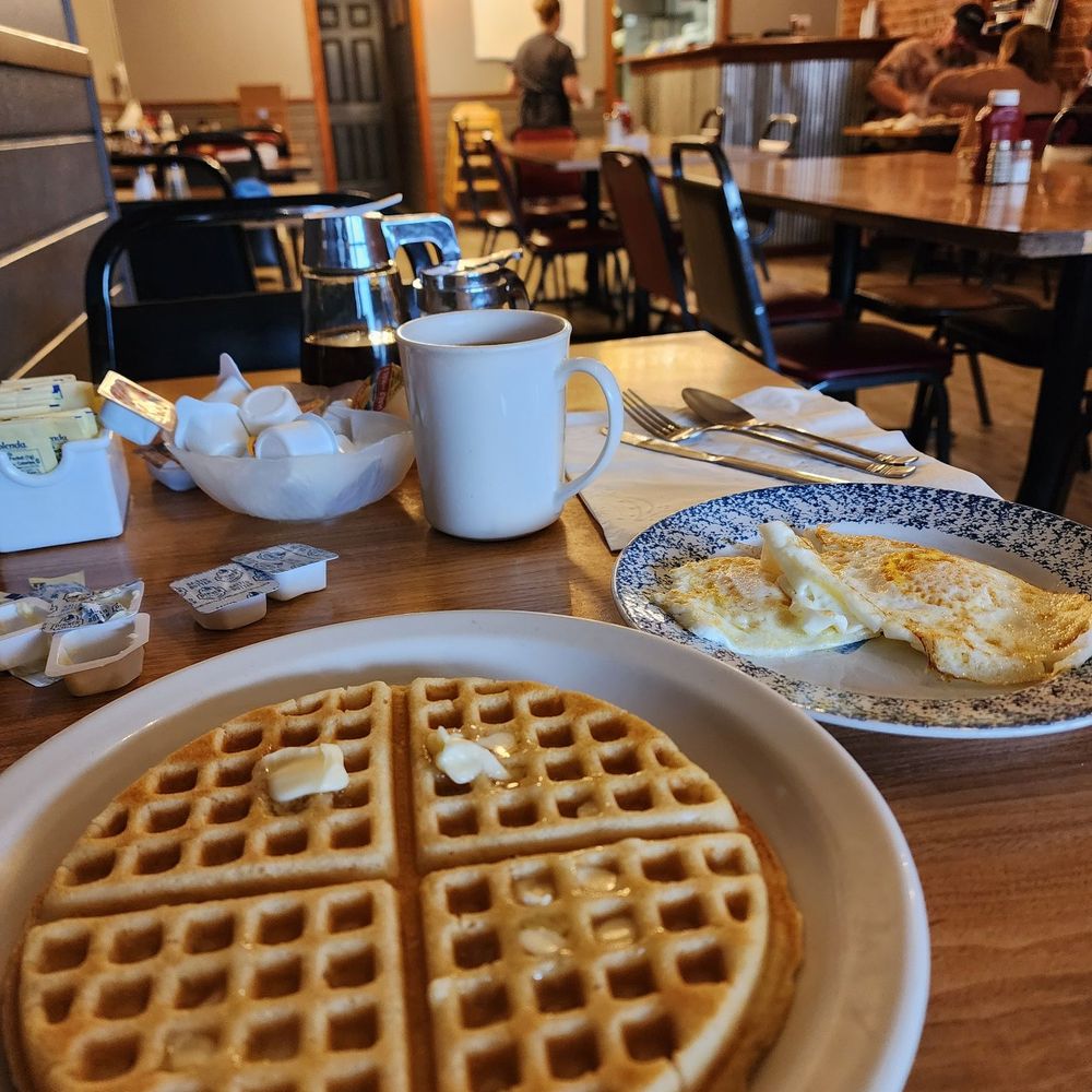 Mel's Place - Breakfast & Brunch Near Me - Concord, Michigan