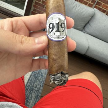 The Smokin Gentleman - Tobacco Shops Near Me - Port Jefferson, New York