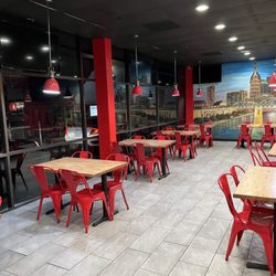 Angry Chickz - Inside dining