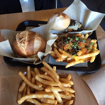 Bop N Grill - Umami Burger. Perfect! Bavarian Burger... Delicious pretzel bun! Fresh and flavorful. - Burgers Near Me - Chicago, Illinois Bop N Grill - Umami Burger. Perfect! Bavarian Burger... Delicious pretzel bun! Fresh and flavorful. - Burgers Near Me - Chicago, Illinois