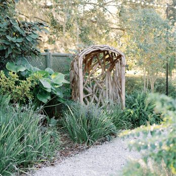 Mill Pond Estate - Garden. Photo Credit Stephanie Lanni Photography - Venues & Event Spaces Near Me - Seffner, Florida