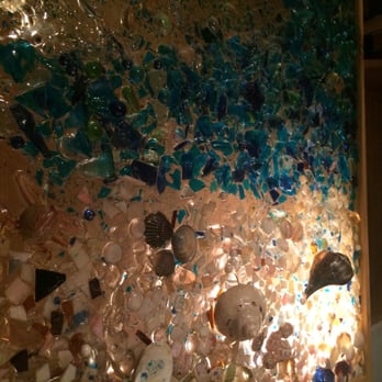 Roadside Bar and Grill - Artsy - Seafood Near Me - Kitty Hawk, North Carolina