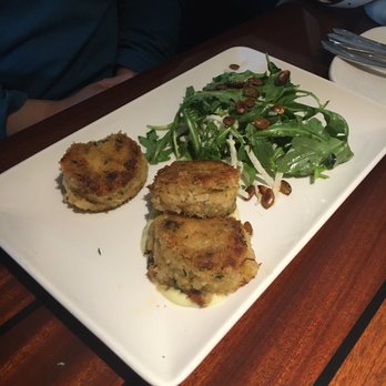 Ray's Boathouse - Crab cakes - New American Near Me - Seattle, Washington