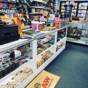 can minors sell tobacco We work with tobacco retailers to keep our youth safe! , These kits are  given during consultations to help tobacco retailers avoid underage sales.  , When the T21 law was put into place, it raised the