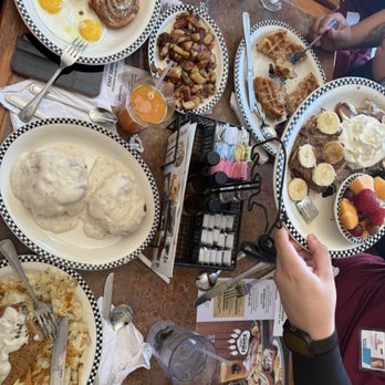 Black Bear Diner Colton - foods - Diners Near Me - Colton, California