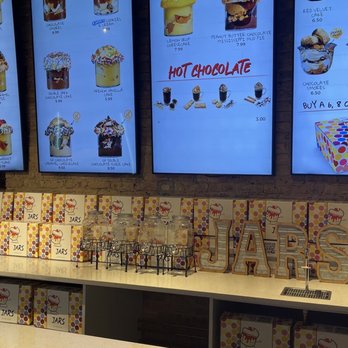 JARS by Fabio Viviani - Front counter - Desserts Near Me - Chicago, Illinois