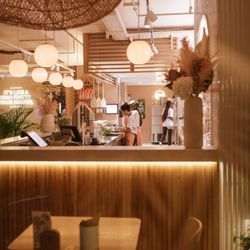 Hulala - Hulala Bar Design