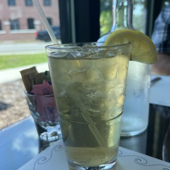 Psomi - Strawberry basil green tea - Bakeries Near Me - Tampa, Florida Psomi - Strawberry basil green tea - Bakeries Near Me - Tampa, Florida