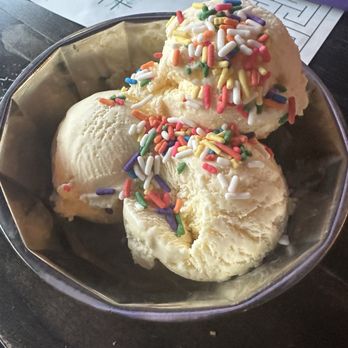 Ducky's Pizza & Tavern - Vanilla ice cream - Pizza Near Me - Houston, Texas Ducky's Pizza & Tavern - Vanilla ice cream - Pizza Near Me - Houston, Texas