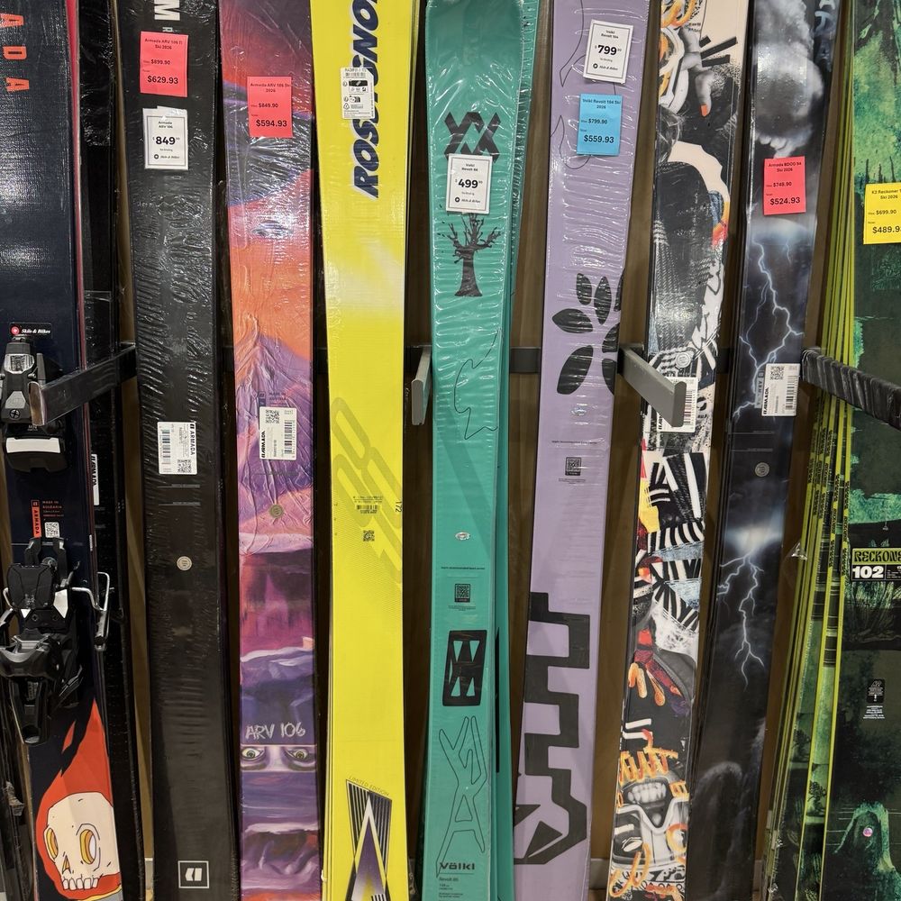 Skiis & Biikes - ski equipments - Sports Wear Near Me - Toronto, Ontario