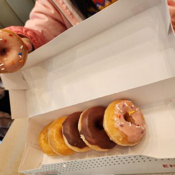 Krispy Kreme - Mini Glaze donuts - Donuts Near Me - New York, New York Krispy Kreme - Mini Glaze donuts - Donuts Near Me - New York, New York