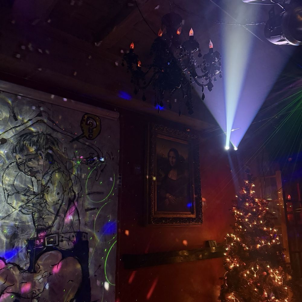 Uncle Ollie’s Penthouse - Dance floor area - Bars Near Me - Los Angeles, California Uncle Ollie’s Penthouse - Dance floor area - Bars Near Me - Los Angeles, California