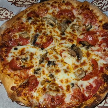 Chicho's Pizza - Cho's Special Personal Pan 10" - Pizza Near Me - Virginia Beach, Virginia