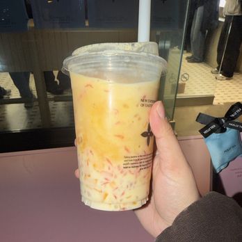 Molly Tea - Jasmine mango pomelo smoothie!! Sooo goood - Bubble Tea Near Me - New York, New York
