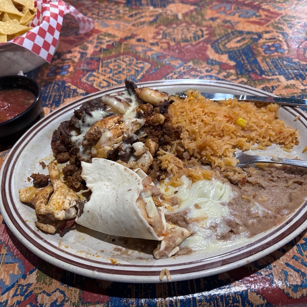 El Paso Mexican Restaurant - Divine...Chori Mixto combination of chicken, steak, shrimp, and chorizo - Mexican Near Me - Springfield, Virginia El Paso Mexican Restaurant - Divine...Chori Mixto combination of chicken, steak, shrimp, and chorizo - Mexican Near Me - Springfield, Virginia