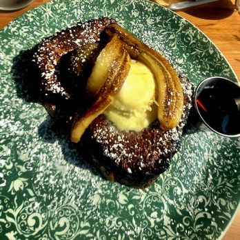 Sunday Social Cafe - Banana Foster's French Toast - Breakfast & Brunch Near Me - Baltimore, Maryland Sunday Social Cafe - Banana Foster's French Toast - Breakfast & Brunch Near Me - Baltimore, Maryland