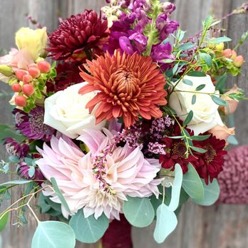 Hilltop Florist   - Florists Near Me - Mankato, Minnesota