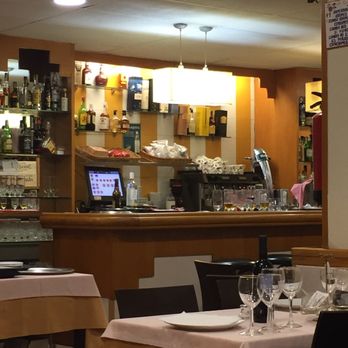 Royal Express - Interno del Royal Express - Spanish Near Me - Barcelona, B Royal Express - Interno del Royal Express - Spanish Near Me - Barcelona, B