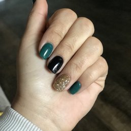 She did exactly what I wanted! Holiday nails for the win! She did exactly what I wanted! Holiday nails for the win!
