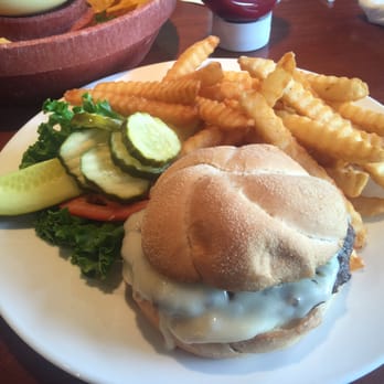 Murray Bros Caddyshack - Build your own burger & fries! - American Near Me - St. Augustine, Florida