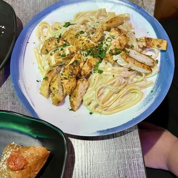 Pasta Amore - Fettuccini Alfredo with chicken - Italian Near Me - Los Angeles, California Pasta Amore - Fettuccini Alfredo with chicken - Italian Near Me - Los Angeles, California