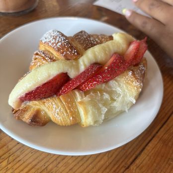 Lazy Dough - Strawberry Croisant - Breakfast & Brunch Near Me - Long Beach, California