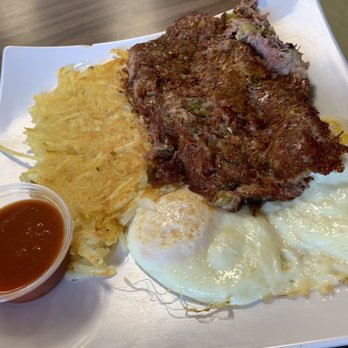 La Mesa Bistro - Corn beef with hash brown and eggs - Cafes Near Me - La Mesa, California La Mesa Bistro - Corn beef with hash brown and eggs - Cafes Near Me - La Mesa, California