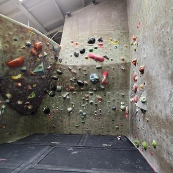 Santa Barbara Rock Gym - Gyms Near Me - Santa Barbara, California Santa Barbara Rock Gym - Gyms Near Me - Santa Barbara, California