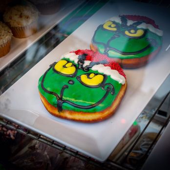 Universal Studios Hollywood - Grinchmas - Amusement Parks Near Me - Universal City, California