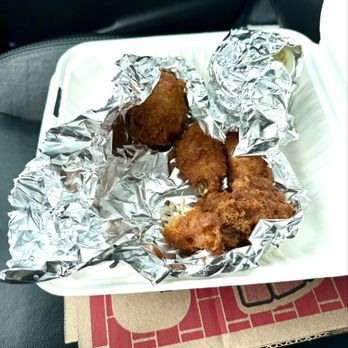 Pequod's Pizza - Chicken Half Wings - Pizza Near Me - Chicago, Illinois Pequod's Pizza - Chicken Half Wings - Pizza Near Me - Chicago, Illinois