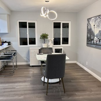 Conch Flooring - Conch flooring in kitchen dining room - Flooring Near Me - Anaheim, California Conch Flooring - Conch flooring in kitchen dining room - Flooring Near Me - Anaheim, California