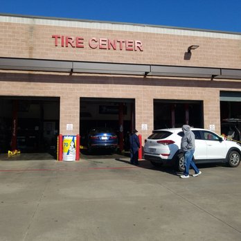 Costco Wholesale - The Costco Tire Center on Saturday morning. 01/06/2018. 12:00 noon - Wholesale Stores Near Me - Duncanville, Texas Costco Wholesale - The Costco Tire Center on Saturday morning. 01/06/2018. 12:00 noon - Wholesale Stores Near Me - Duncanville, Texas