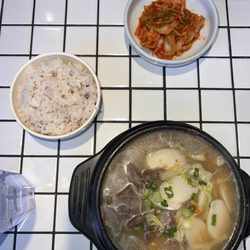 Koco Table - Bulgogi Ddookbaegi (Bulgogi Soup)