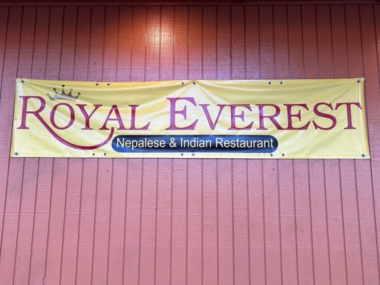 Royal Everest by null