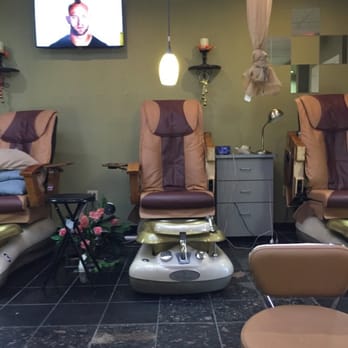 Donna's Nail Care Salon - Massage chair. - Nail Salons Near Me - Dallas, Texas Donna's Nail Care Salon - Massage chair. - Nail Salons Near Me - Dallas, Texas