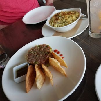 V's restaurant + bar - Ahi starter and truffle Mac n cheese for the table - Mediterranean Near Me - Malibu, California