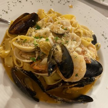 Di Rosani's - Mussels alla "Di Rosani" - Italian Near Me - Irving, Texas Di Rosani's - Mussels alla "Di Rosani" - Italian Near Me - Irving, Texas