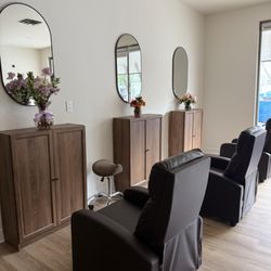 AURA - Beautiful Lash/Brow Stations