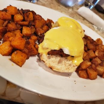 Daily Dose Old Town Bar & Grill - Eggs benny with potatoes and butternut squash - Breakfast & Brunch Near Me - Scottsdale, Arizona Daily Dose Old Town Bar & Grill - Eggs benny with potatoes and butternut squash - Breakfast & Brunch Near Me - Scottsdale, Arizona