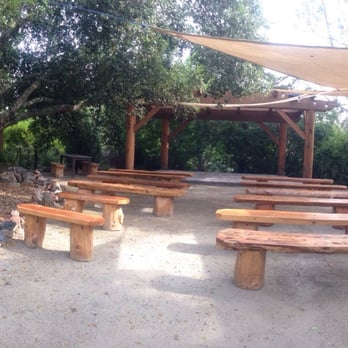 Eden Vale Inn - The outdoor garden stage at The Eden Vale Inn is perfect for shows and weddings - Bed & Breakfast Near Me - Placerville, California