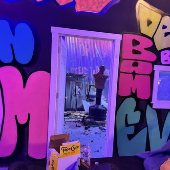AxeZone - Axe Throwing Lounge, Naperville - Axe Throwing Near Me - Naperville, Illinois