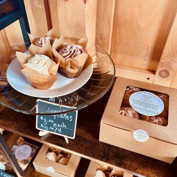 Henox Hill Farm - Our cupcakes are made from scratch and sweetened with the maple sugar we make right here. - Bakeries Near Me - Ashtabula, Ohio Henox Hill Farm - Our cupcakes are made from scratch and sweetened with the maple sugar we make right here. - Bakeries Near Me - Ashtabula, Ohio