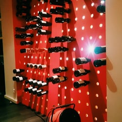 Le mur à vins, je veux le même chez moi aha