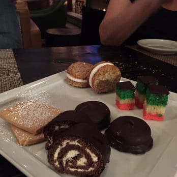 Prime - Not the best desserts ever but a very cute idea! Assorted cookies! - American Near Me - Huntington, New York Prime - Not the best desserts ever but a very cute idea! Assorted cookies! - American Near Me - Huntington, New York