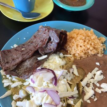 La Chilanguita - Chilaquiles verdes and cecina. Good stuff! - Mexican Near Me - Lyons, Illinois
