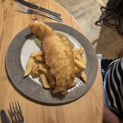 Hotham Arms - Enormous haddock and chips