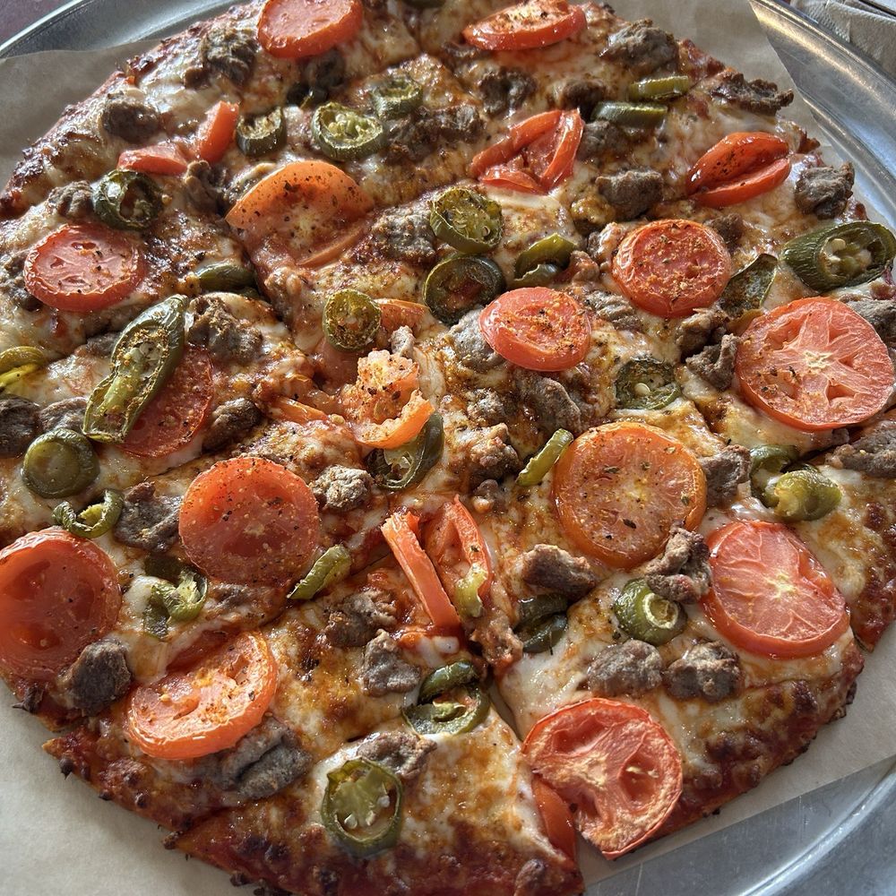 Loved their food Delish pizza specially their wings. Located at NW, image size:1000x1000