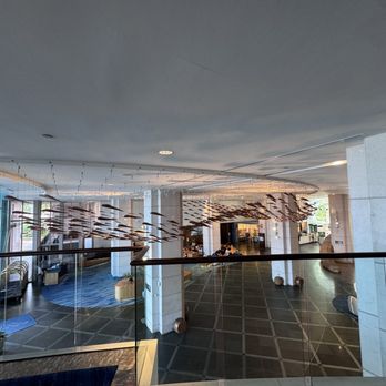 100 Sails Restaurant & Bar - The lobby - Buffets Near Me - Honolulu, Hawaii