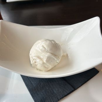 Il Piatto - Vanilla bean ice cream - Italian Near Me - Washington, DC, District of Columbia