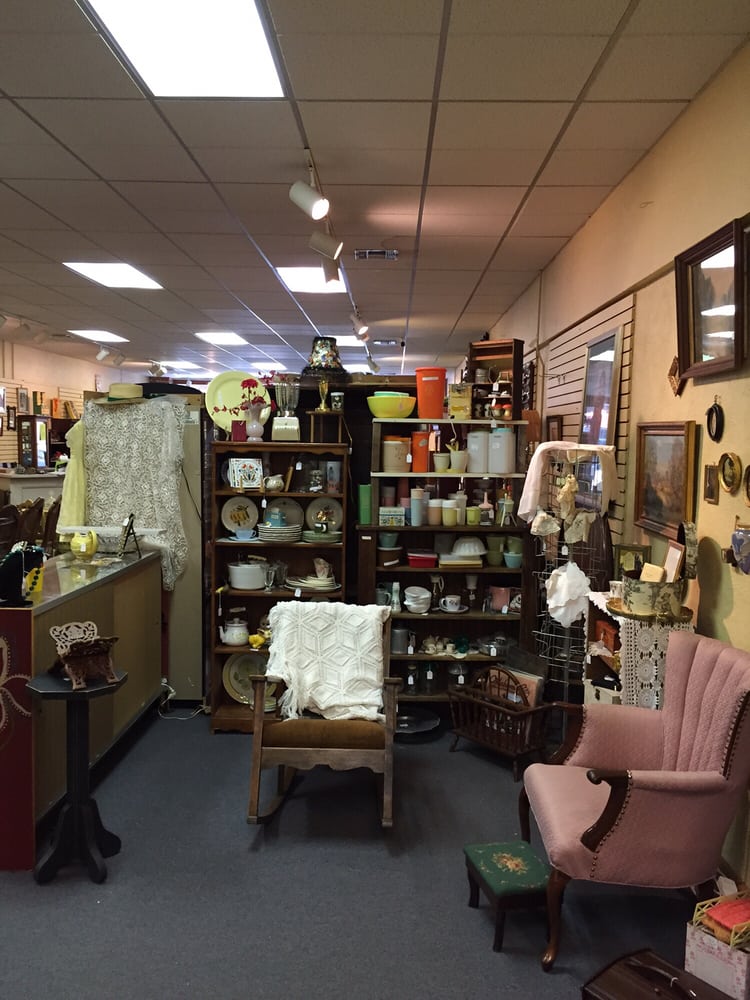 EDMOND ANTIQUES Updated June 2024 18 Photos 17 S Broadway, Edmond